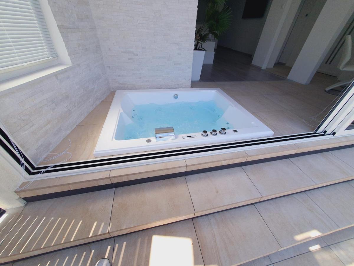Jacuzzi Penthouse Apartment Matulji Exterior photo