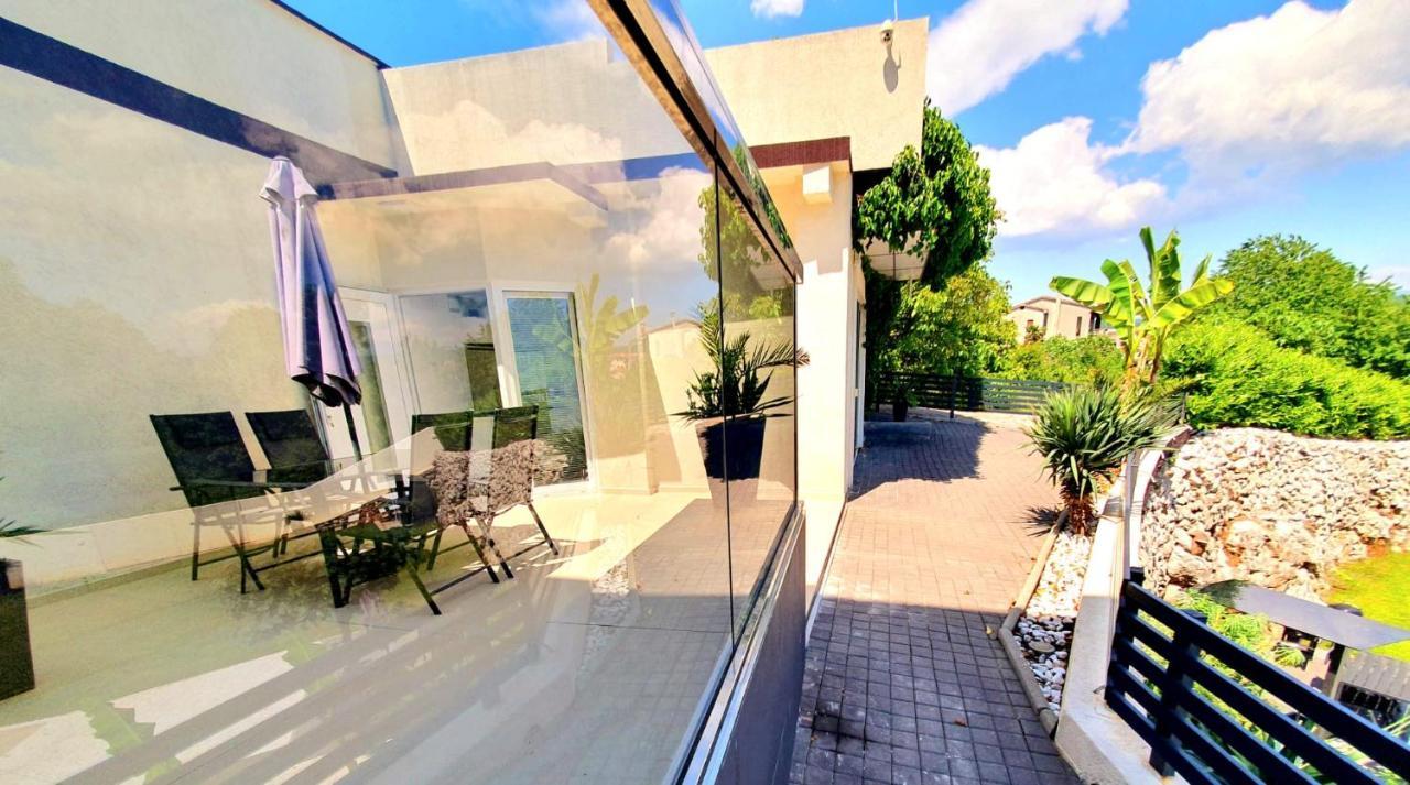 Jacuzzi Penthouse Apartment Matulji Exterior photo