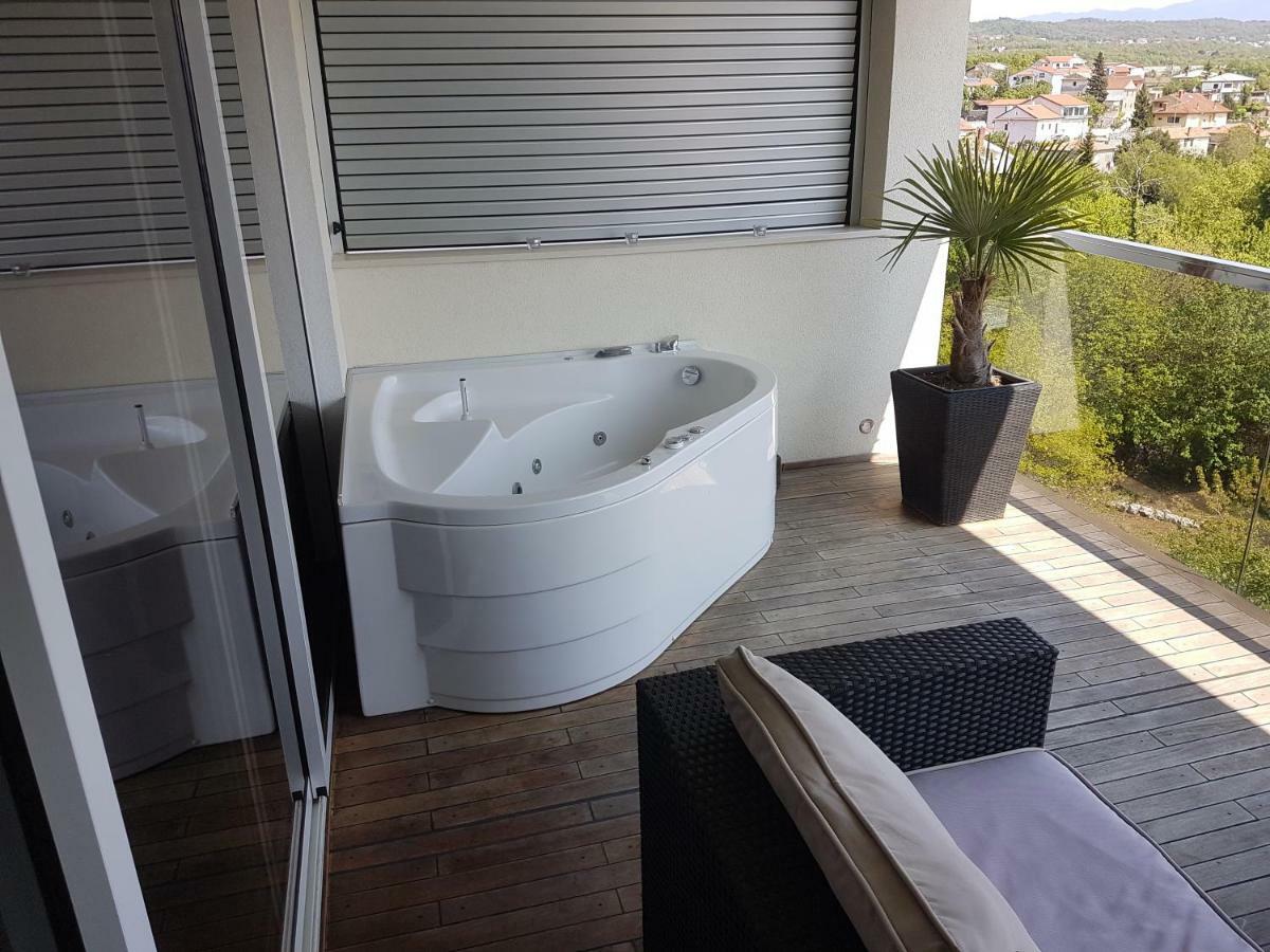 Jacuzzi Penthouse Apartment Matulji Exterior photo